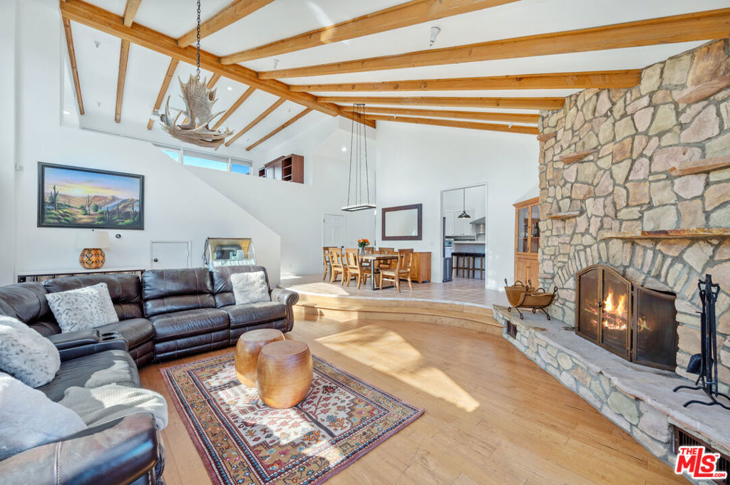 34136 Mulholland Highway Property Photo 8