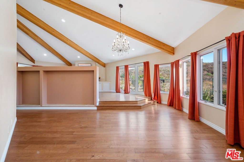 34136 Mulholland Highway Property Photo 16