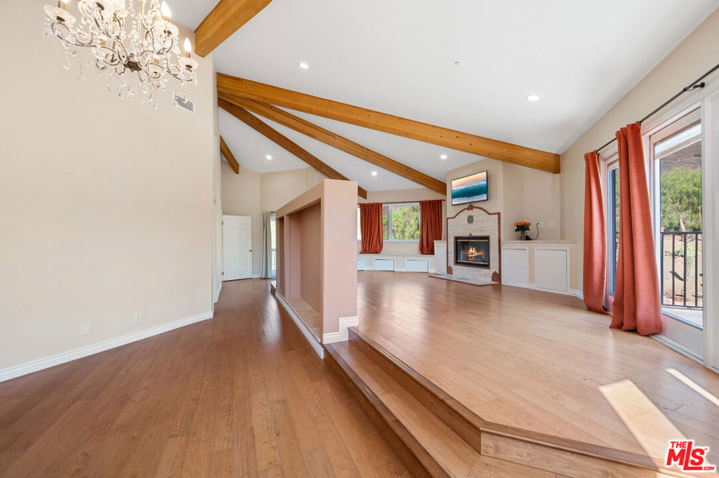 34136 Mulholland Highway Property Photo 17
