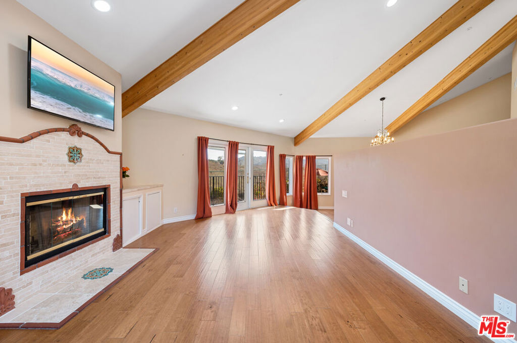 34136 Mulholland Highway Property Photo 19