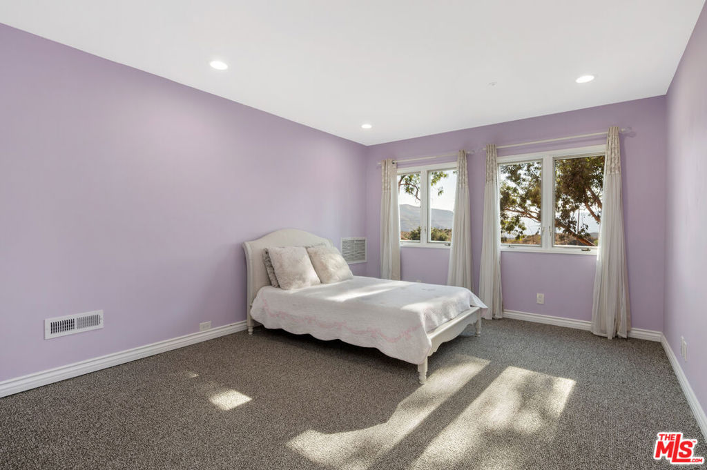 34136 Mulholland Highway Property Photo 28
