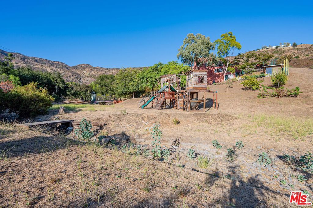 34136 Mulholland Highway Property Photo 39