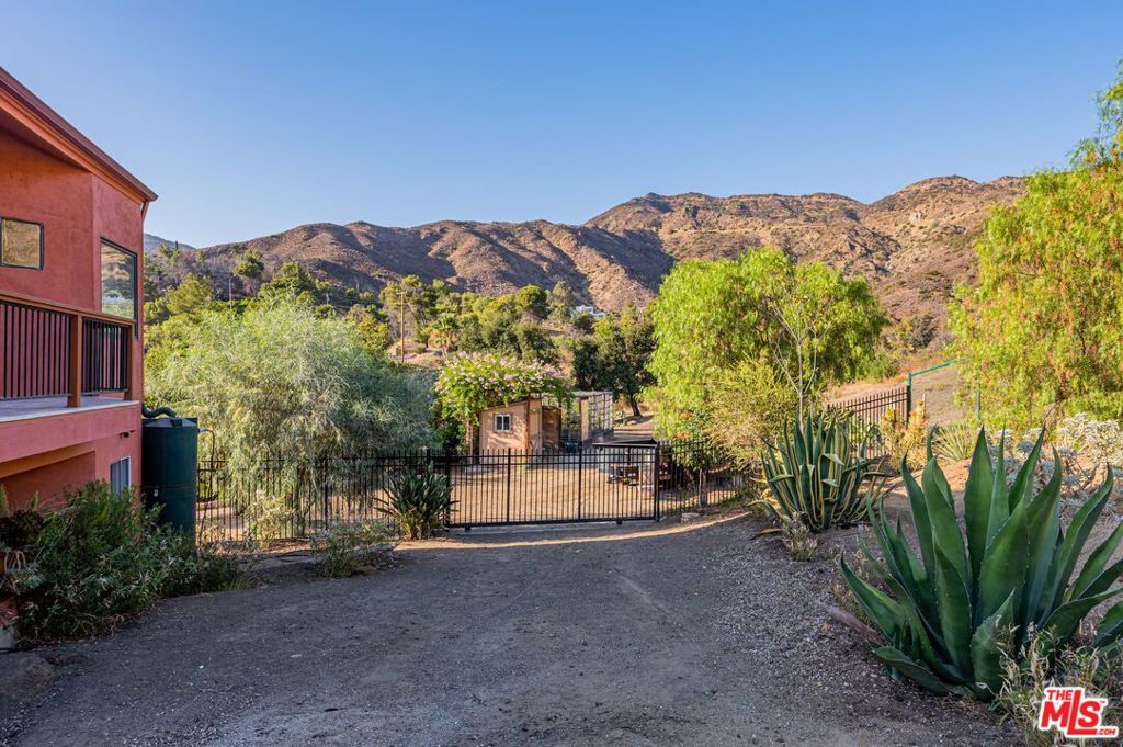 34136 Mulholland Highway Property Photo 64