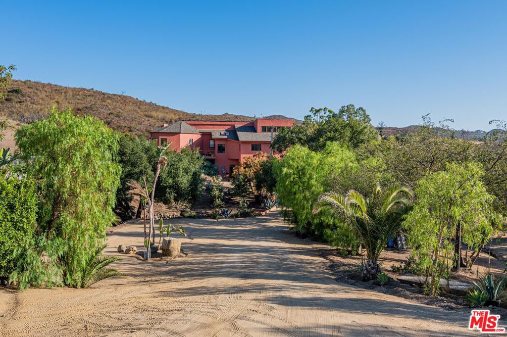 34136 Mulholland Highway Property Photo 65
