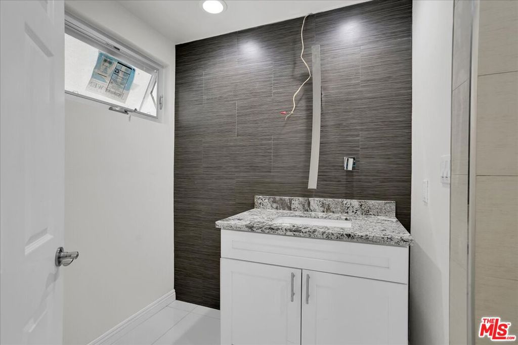 7900 Zeus Drive Property Photo 19