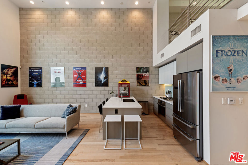 3450 Cahuenga Boulevard 410 Property Photo 6