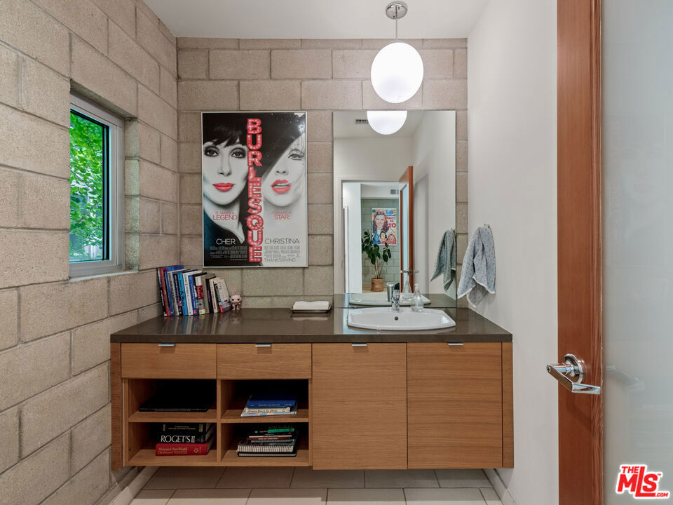 3450 Cahuenga Boulevard 410 Property Photo 9