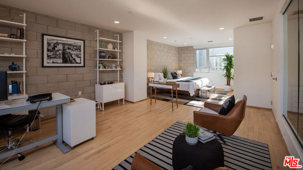 3450 Cahuenga Boulevard 410 Property Photo 15