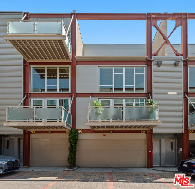 3450 Cahuenga Boulevard 410 Property Photo 21