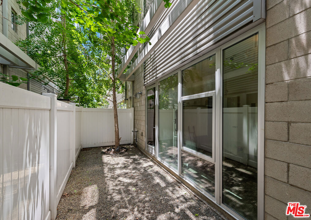 3450 Cahuenga Boulevard 410 Property Photo 24