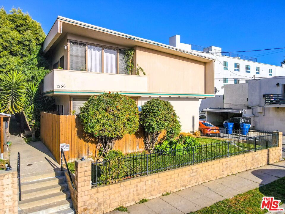 1256 S Westgate Avenue Property Photo