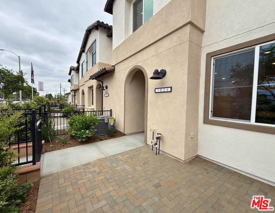 1826 W Merced Avenue Property Photo 13