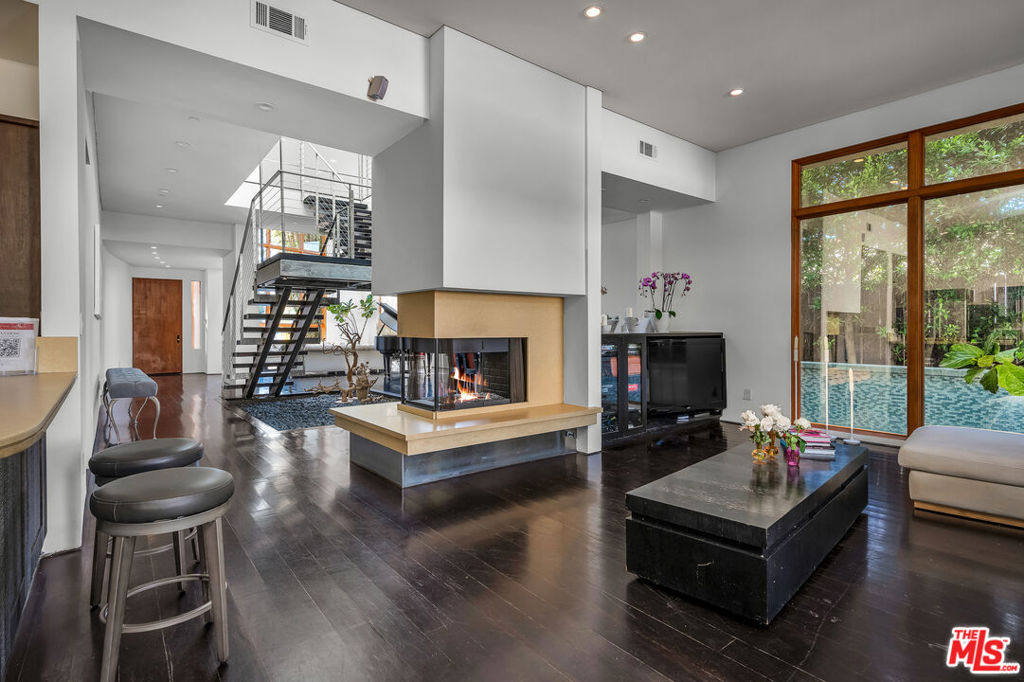 1055 26th Street Property Photo 15