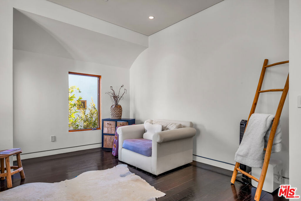 1055 26th Street Property Photo 41