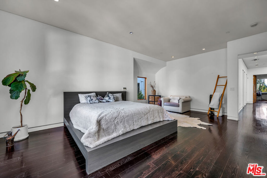 1055 26th Street Property Photo 42
