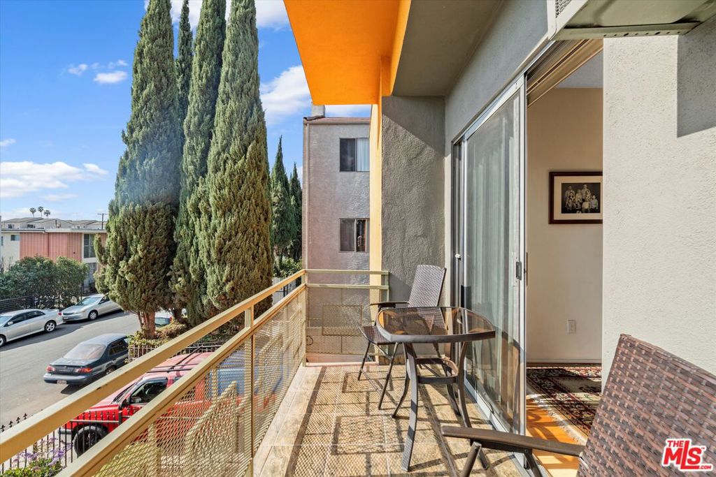 5527 Barton Avenue Property Photo 4
