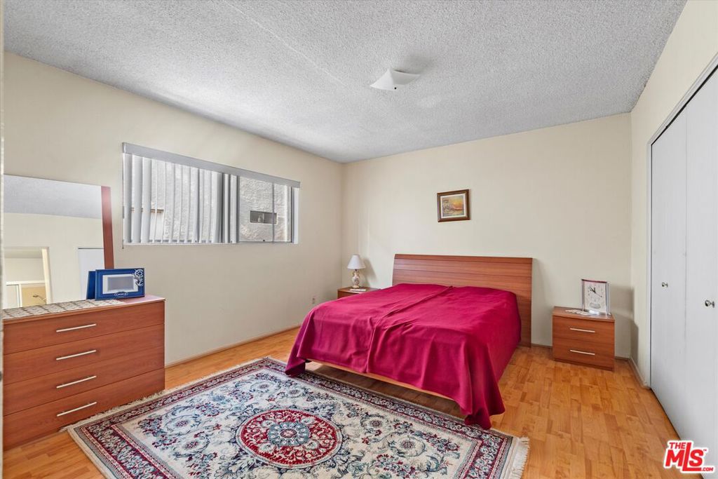 5527 Barton Avenue Property Photo 5