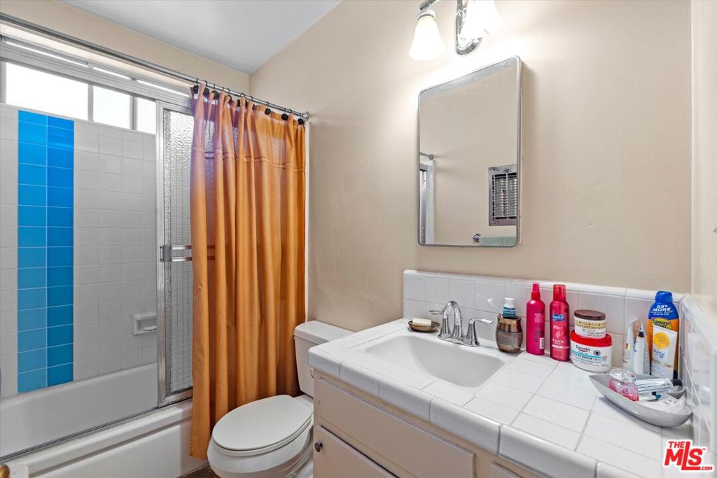 5527 Barton Avenue Property Photo 6