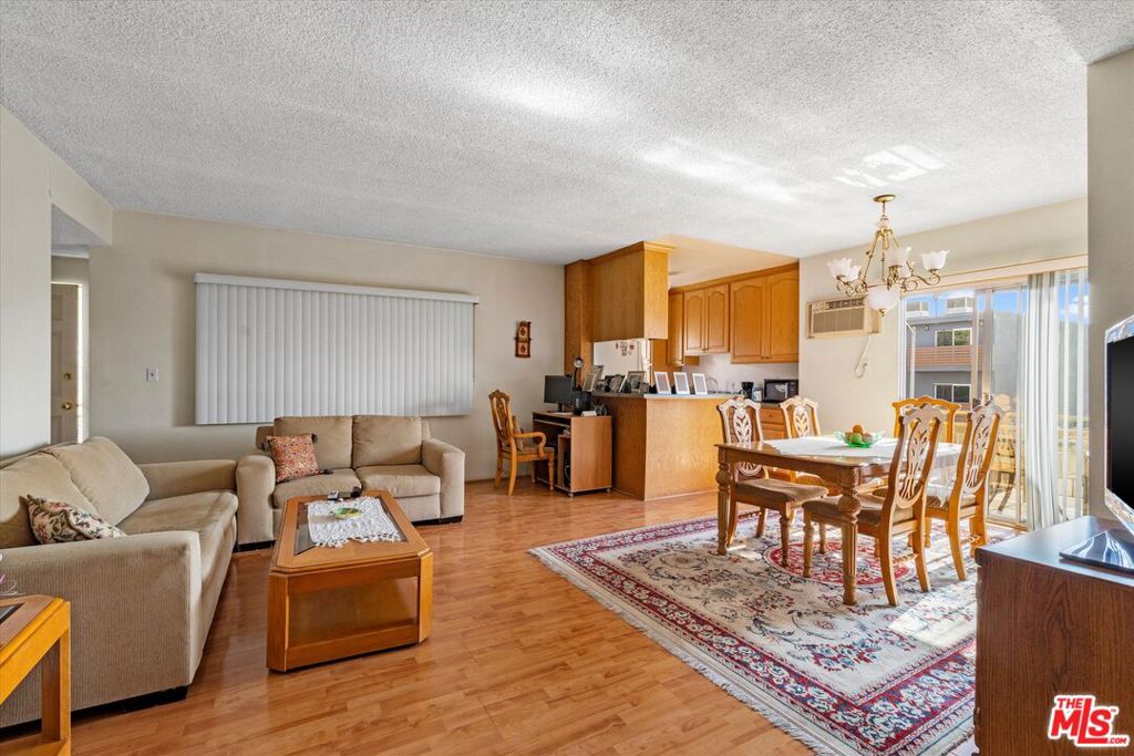 5527 Barton Avenue Property Photo 9