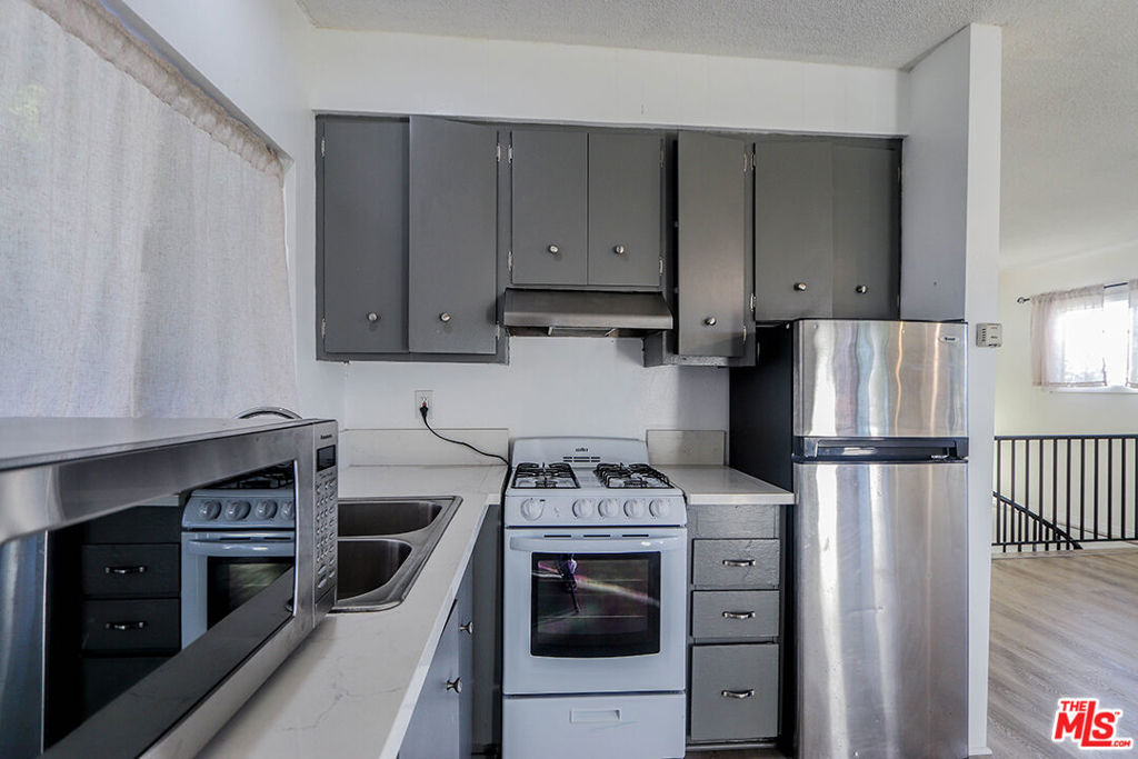 3131 & 3135 Oakcrest Drive Property Photo 48