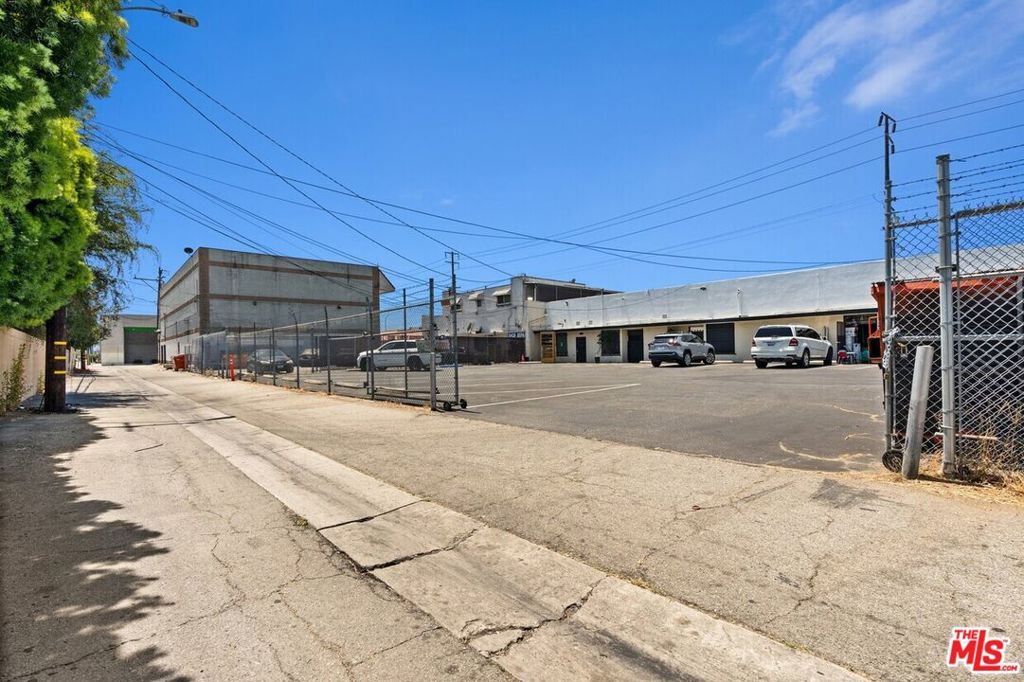 14604 Crenshaw Boulevard Property Photo 4
