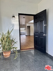 10626 Magnolia Boulevard 2 Property Photo 19