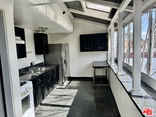 10626 Magnolia Boulevard 2 Property Photo 24