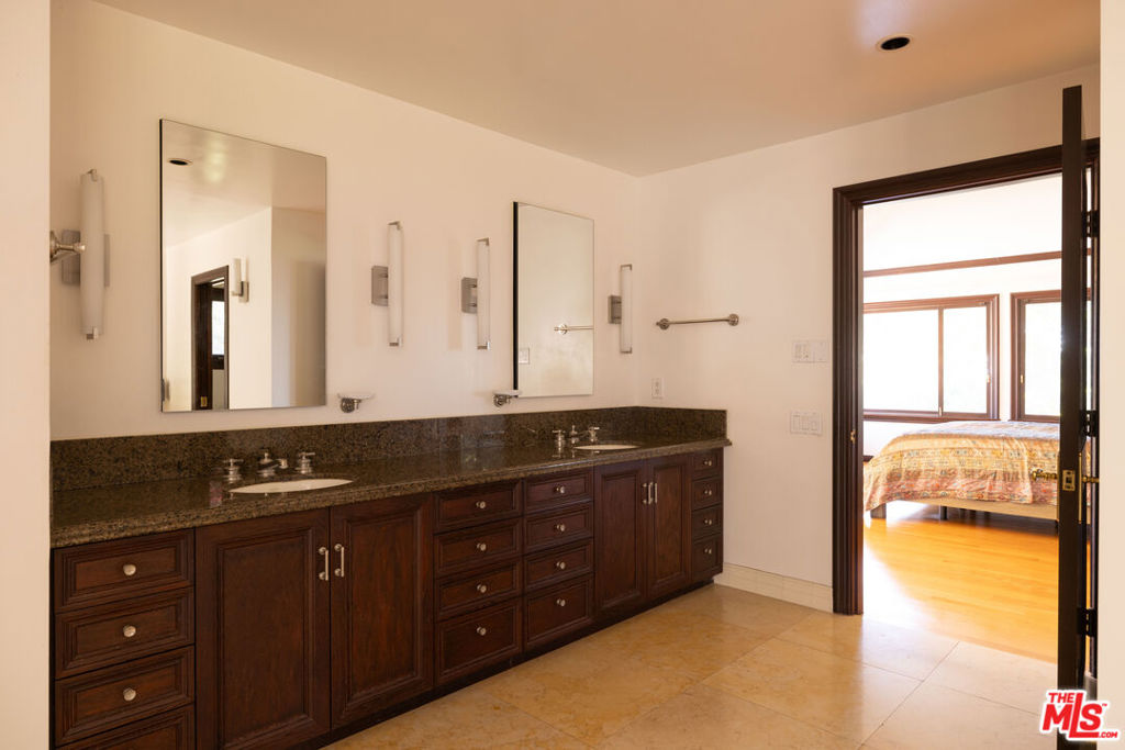 10694 Somma Way Property Photo 20
