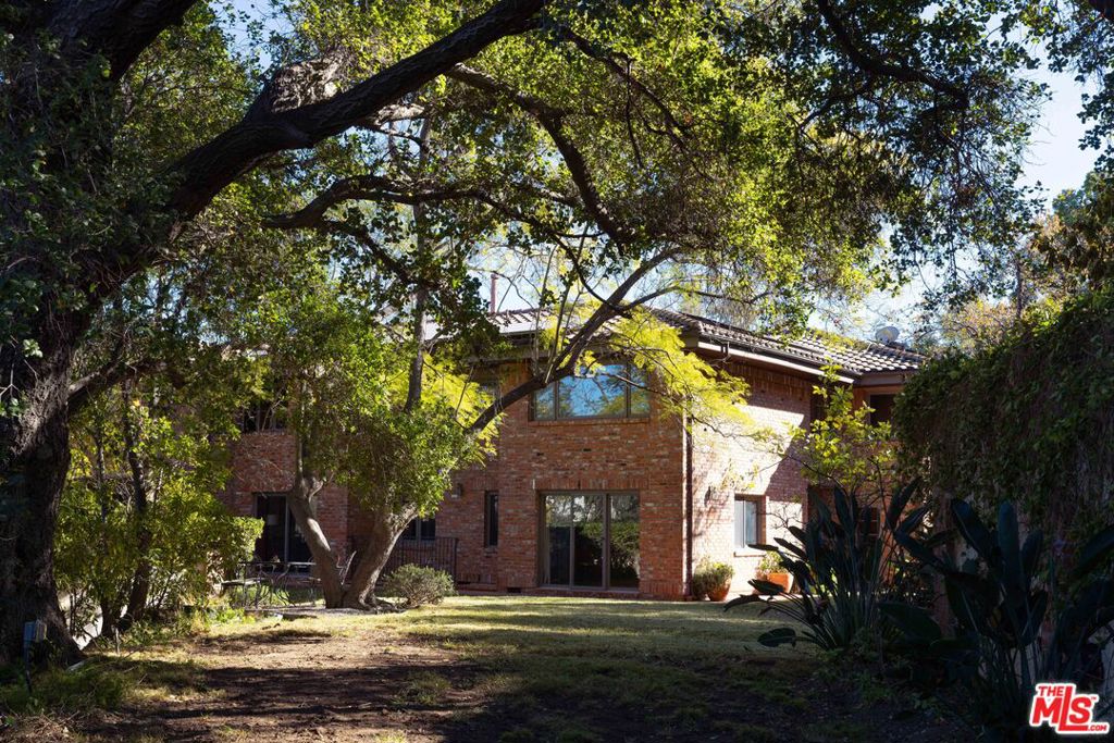 10694 Somma Way Property Photo 35