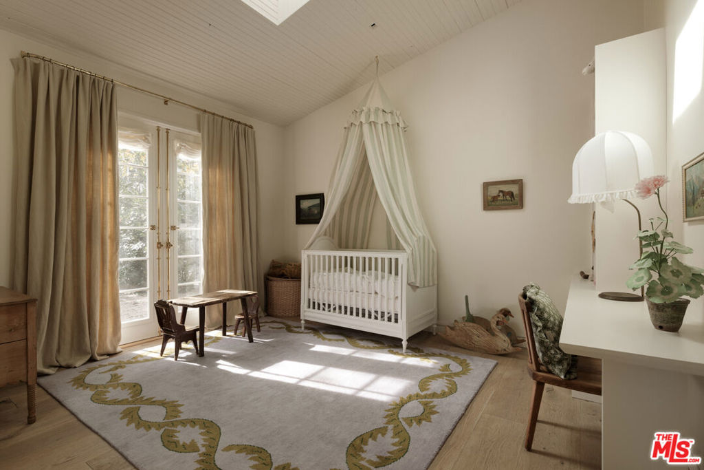 2420 Mandeville Canyon Road Property Photo 24
