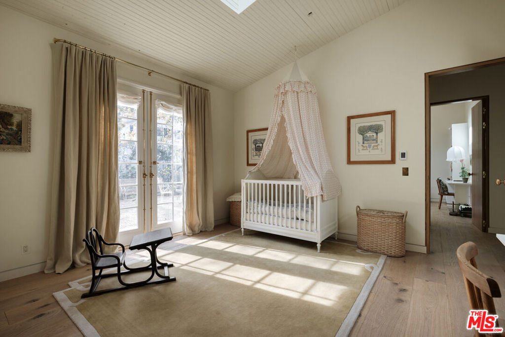 2420 Mandeville Canyon Road Property Photo 26
