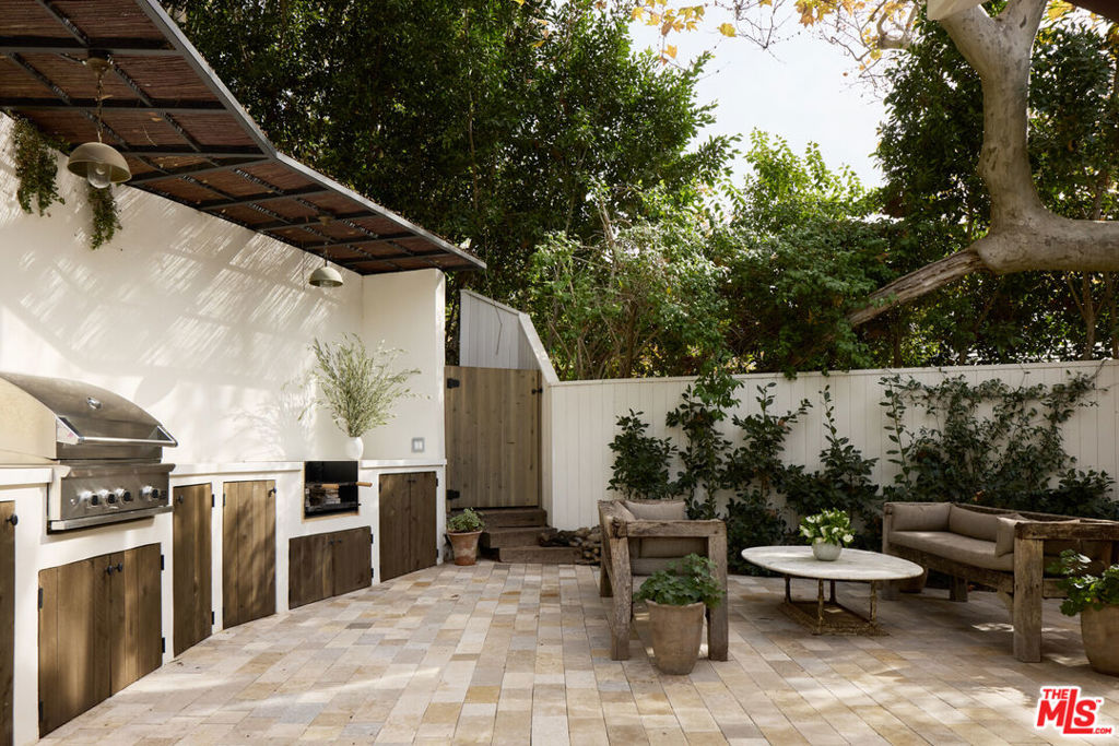 2420 Mandeville Canyon Road Property Photo 28