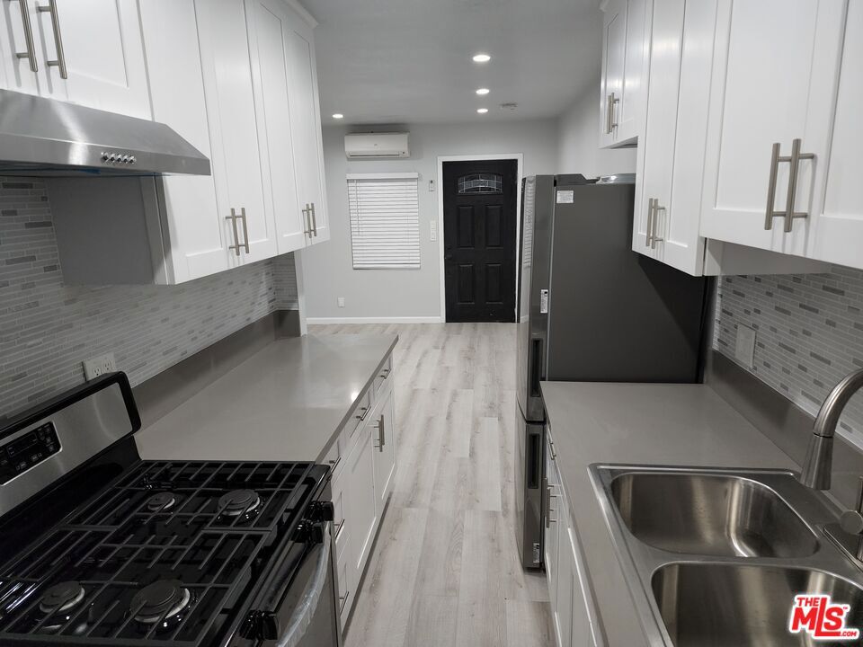 5918 S Figueroa Street Property Photo 3