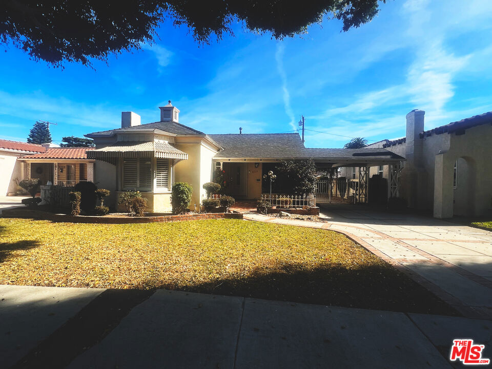 8214 S 2nd Avenue Property Photo