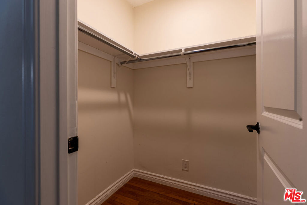11133 Rose Avenue 15 Property Photo 3