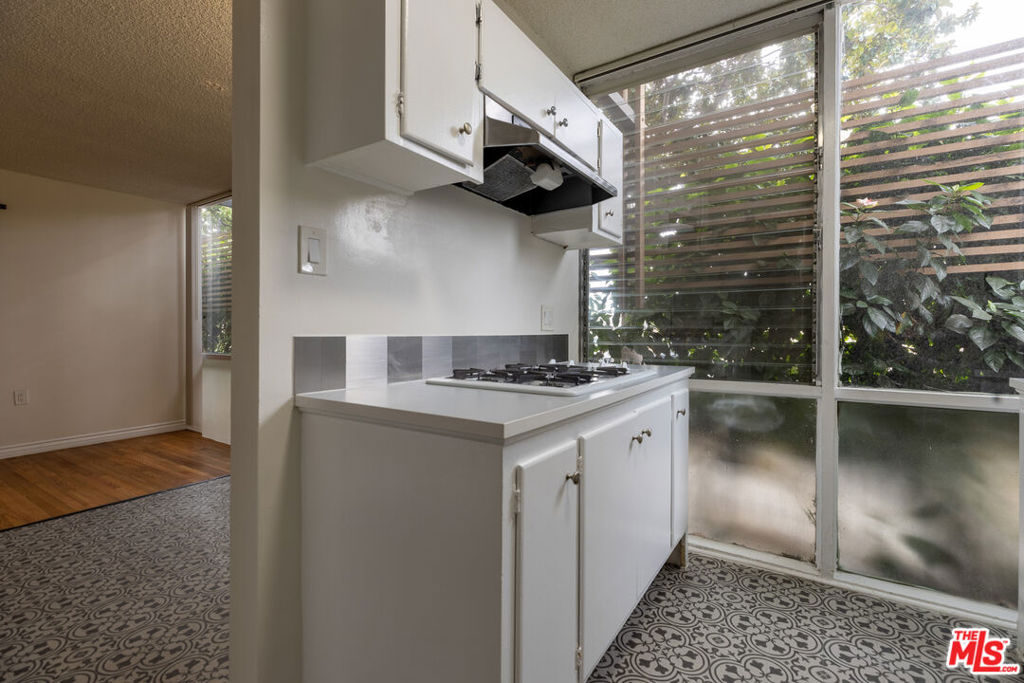 11133 Rose Avenue 15 Property Photo 11
