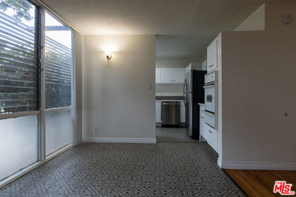 11133 Rose Avenue 15 Property Photo 12