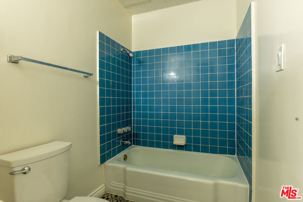 11133 Rose Avenue 15 Property Photo 17