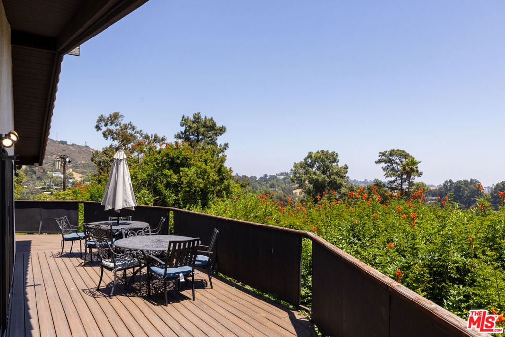 8207 Mulholland Drive Property Photo 12