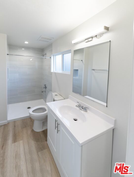 1503 W 84th Place Property Photo 12
