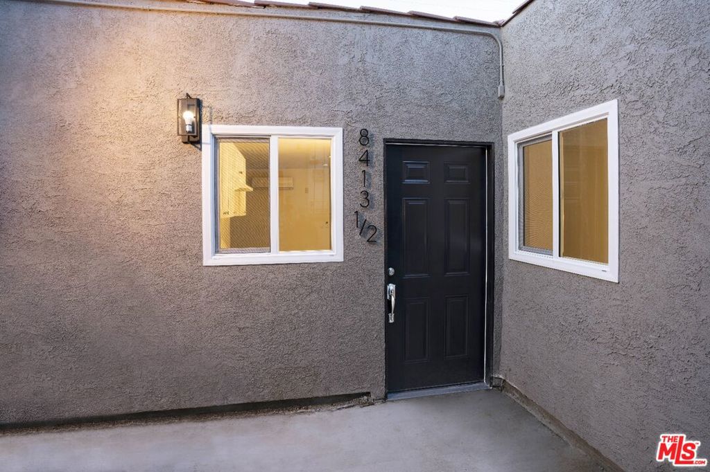 1503 W 84th Place Property Photo 16