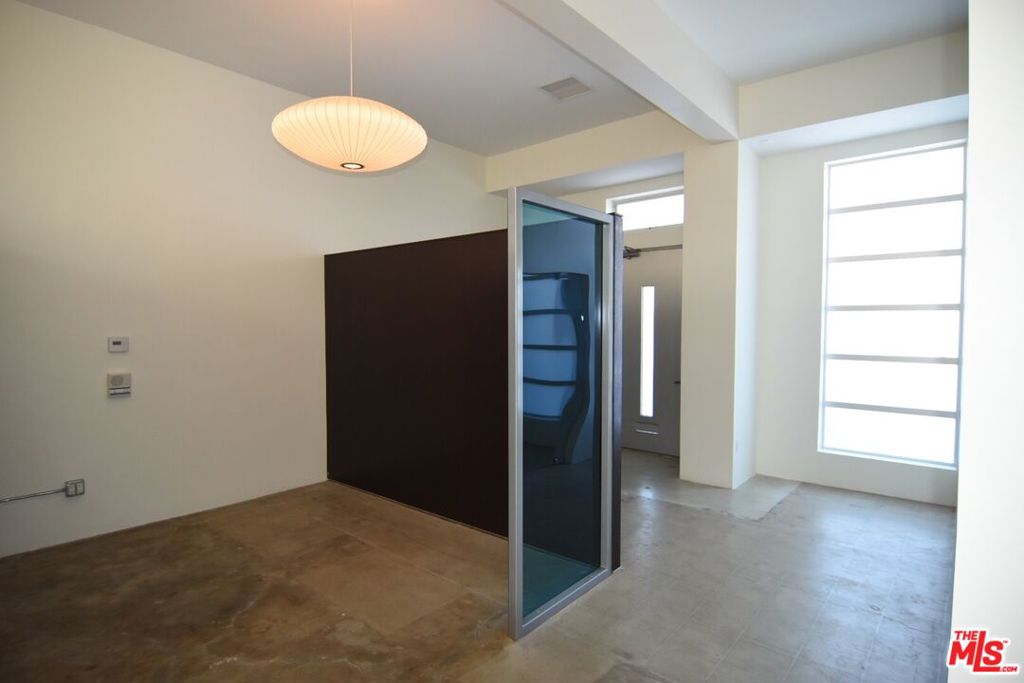 310 Venice Way Property Photo 41