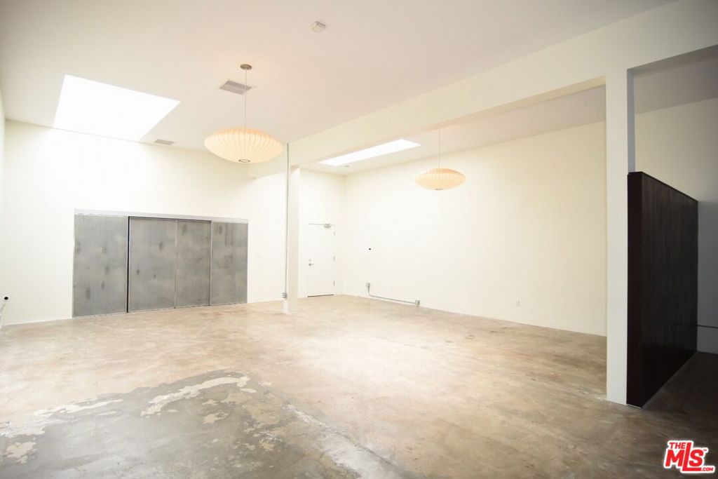 310 Venice Way Property Photo 42
