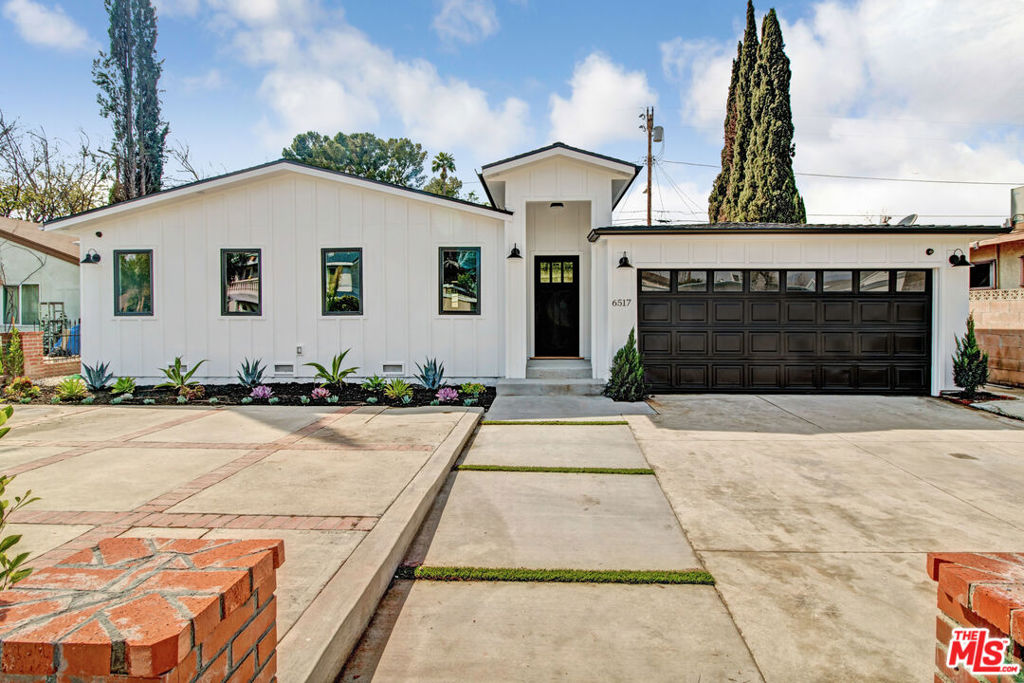 6517 Longridge Avenue Property Photo 2