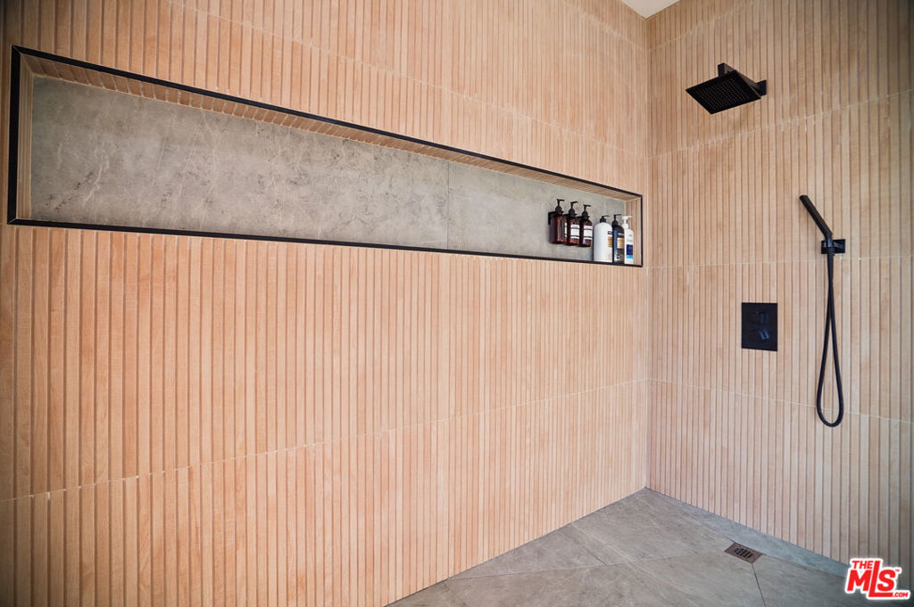 1701 Viewmont Drive Property Photo 44