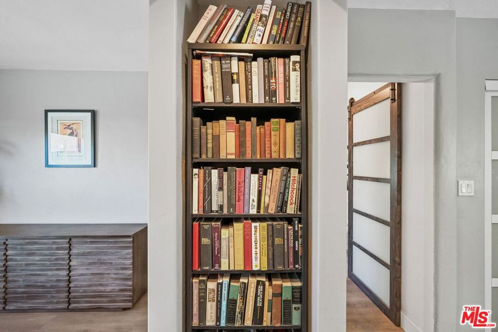 421 N Moss Street Property Photo 26