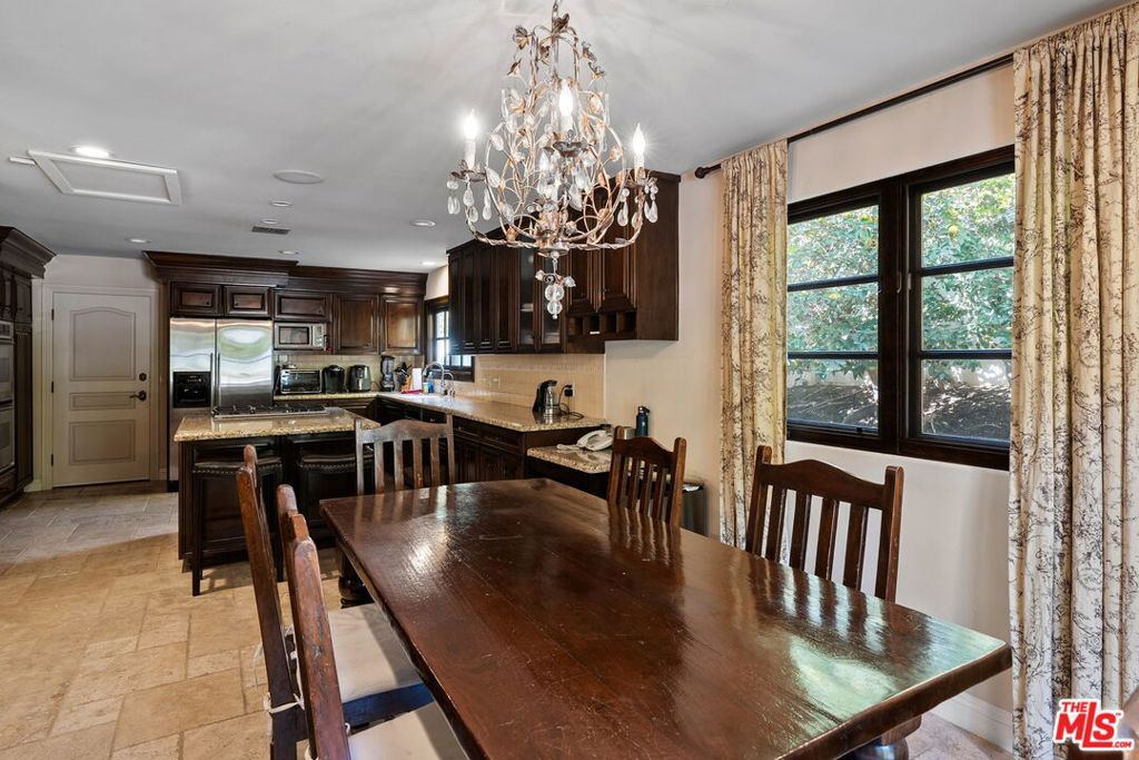 1618 Stradella Road Property Photo 8