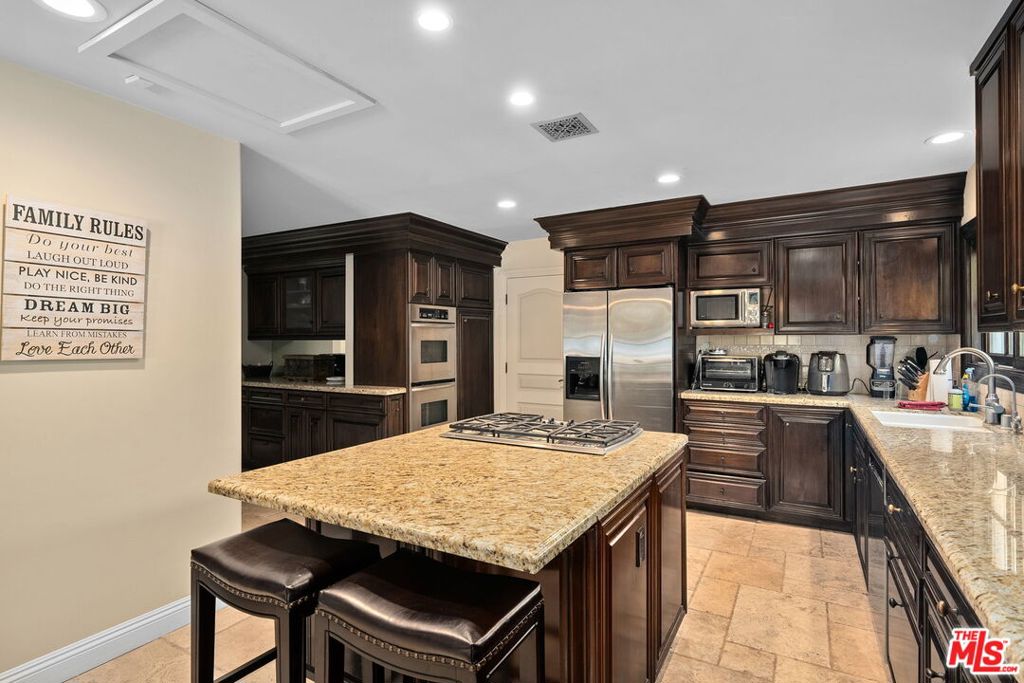 1618 Stradella Road Property Photo 11