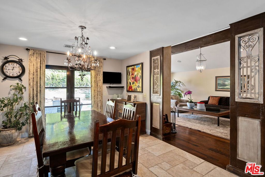 1618 Stradella Road Property Photo 12