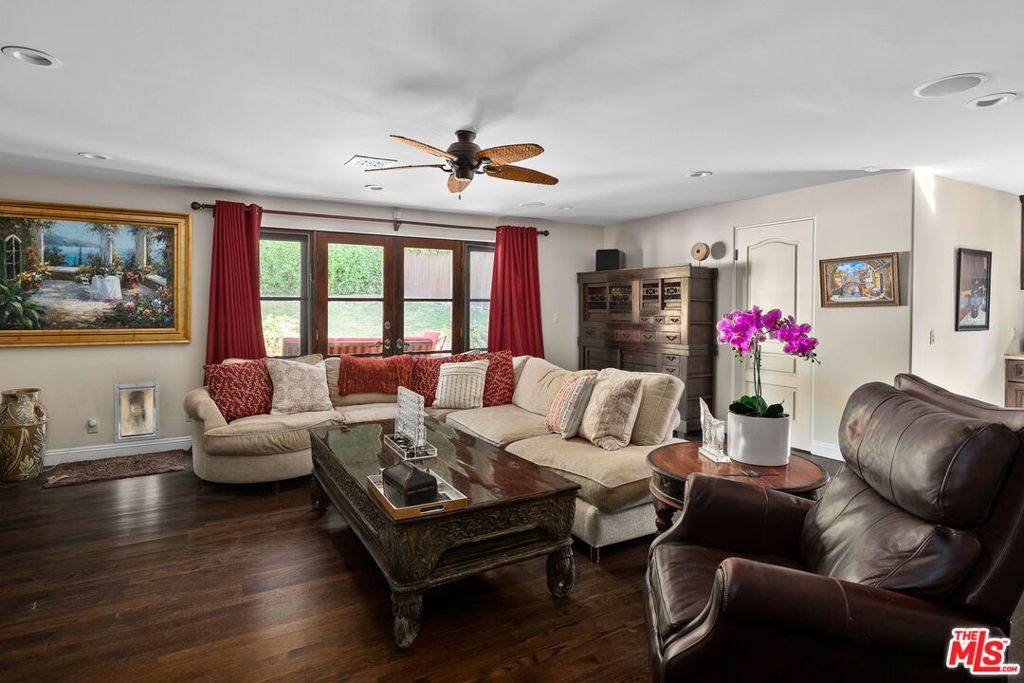 1618 Stradella Road Property Photo 16
